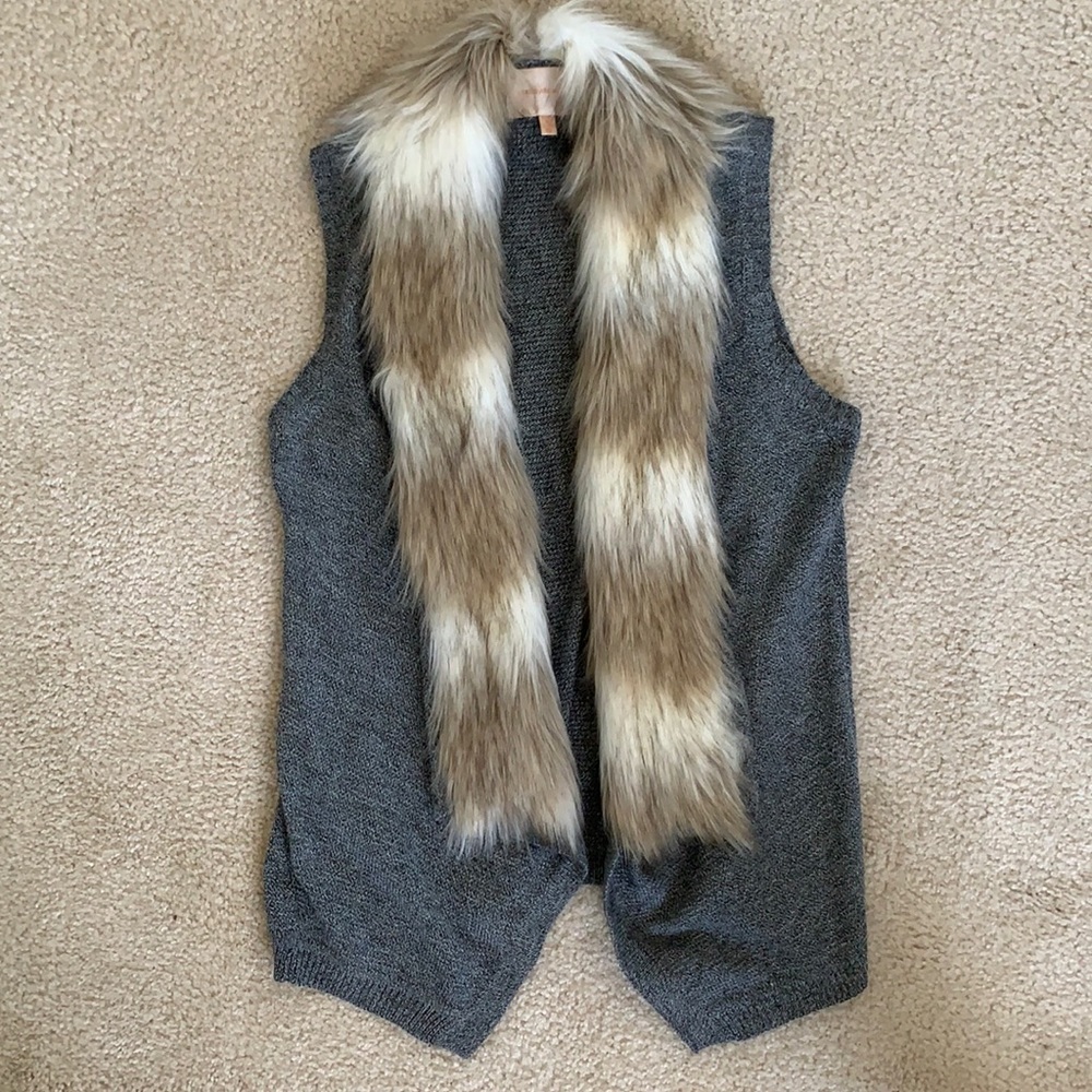 Faux fur knitted vest